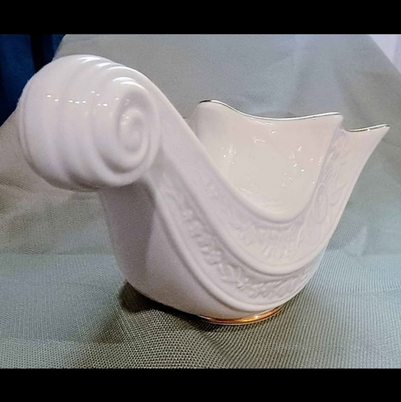 Vintage Lenox  Cornucopia with Gold Trim - Picture 2 of 4